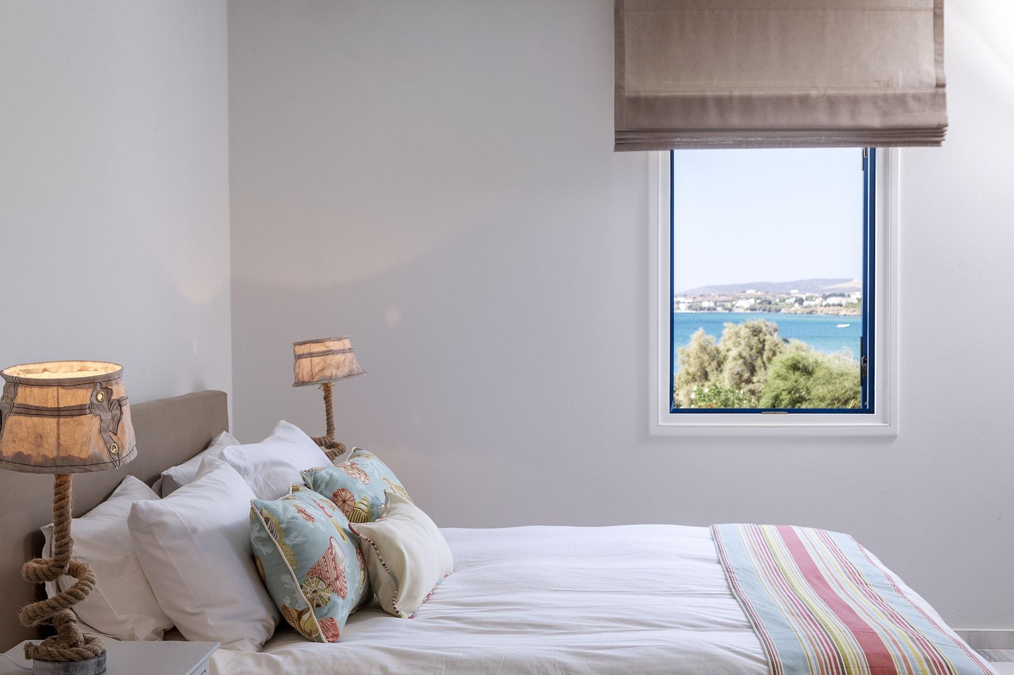 Poseidon Of Paros & Hotel Chrisi Akti (Paros)
