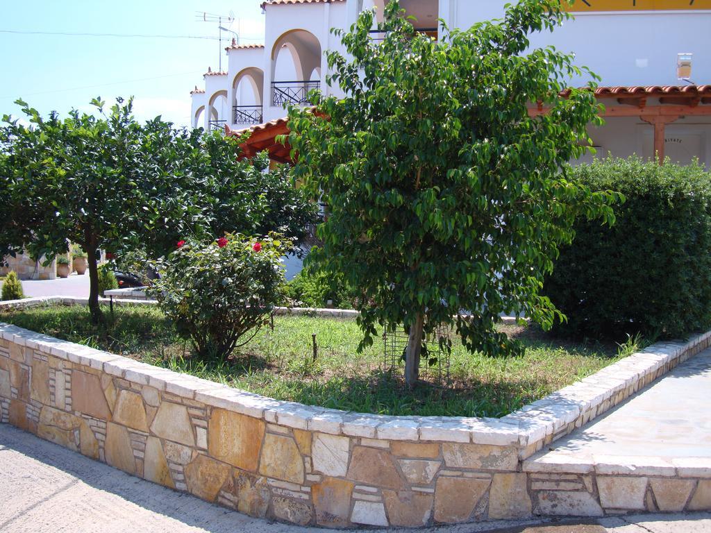 Aretousa Aparthotel 2*