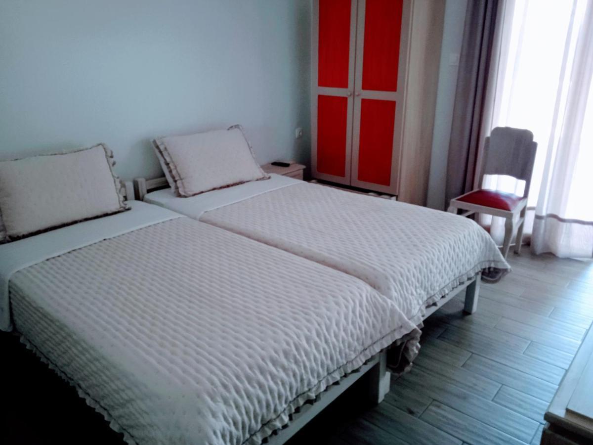 Meli-ios Country house