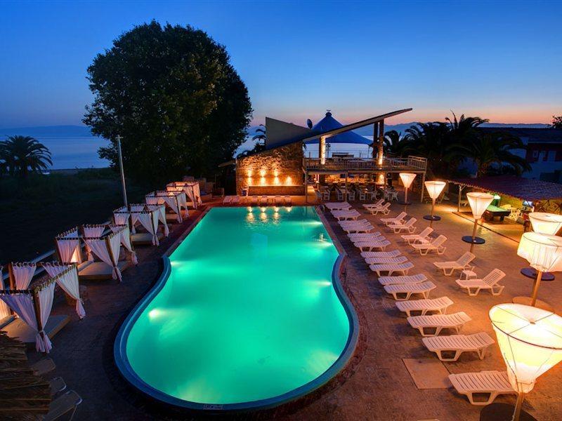 Island Hotel 3*