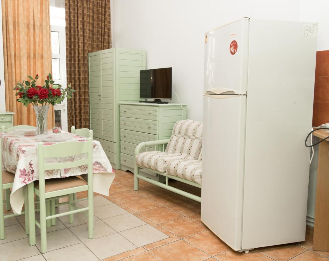Stavros In Apartment *