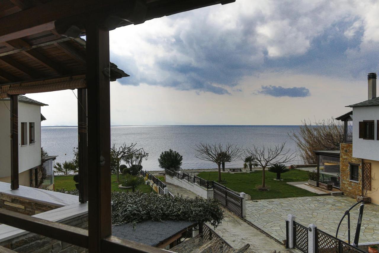 Iloi's In Peaceful Village W. Private * Koropi