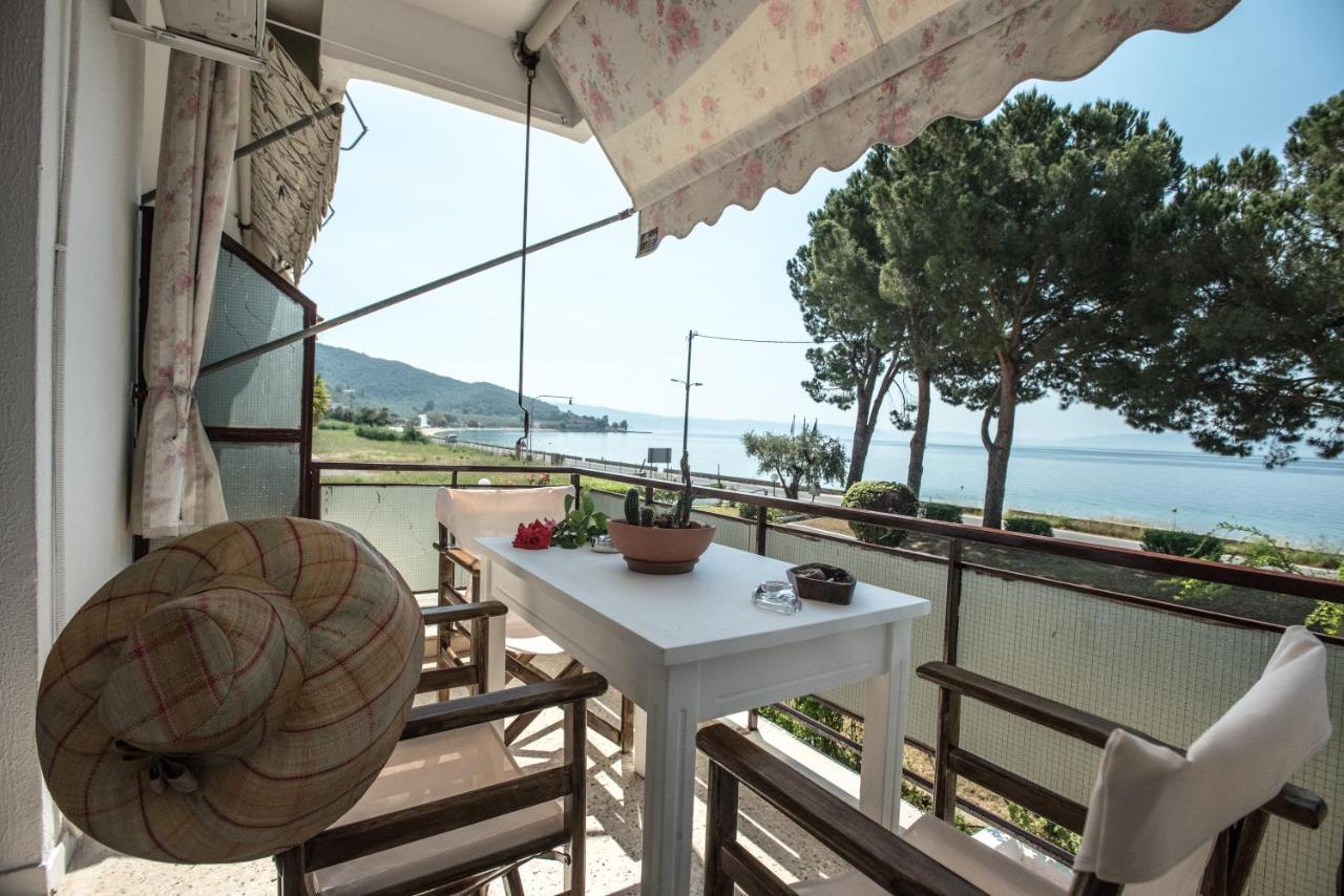 Melina Beachfront Apartment *