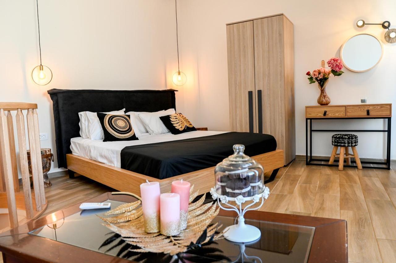 By Georgia Apartment