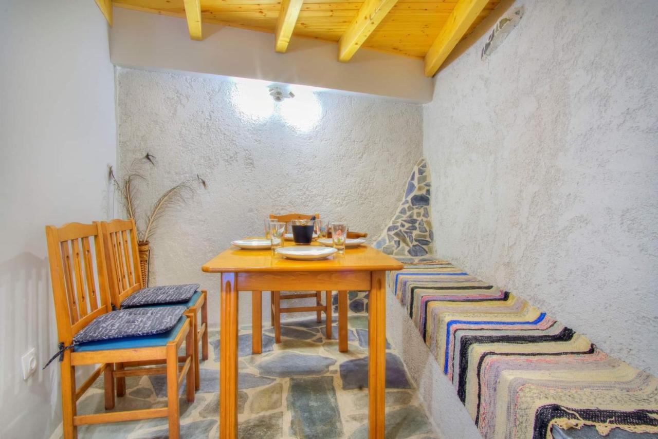 Apartment παραδοσιακό σπίτι στο χωριο *