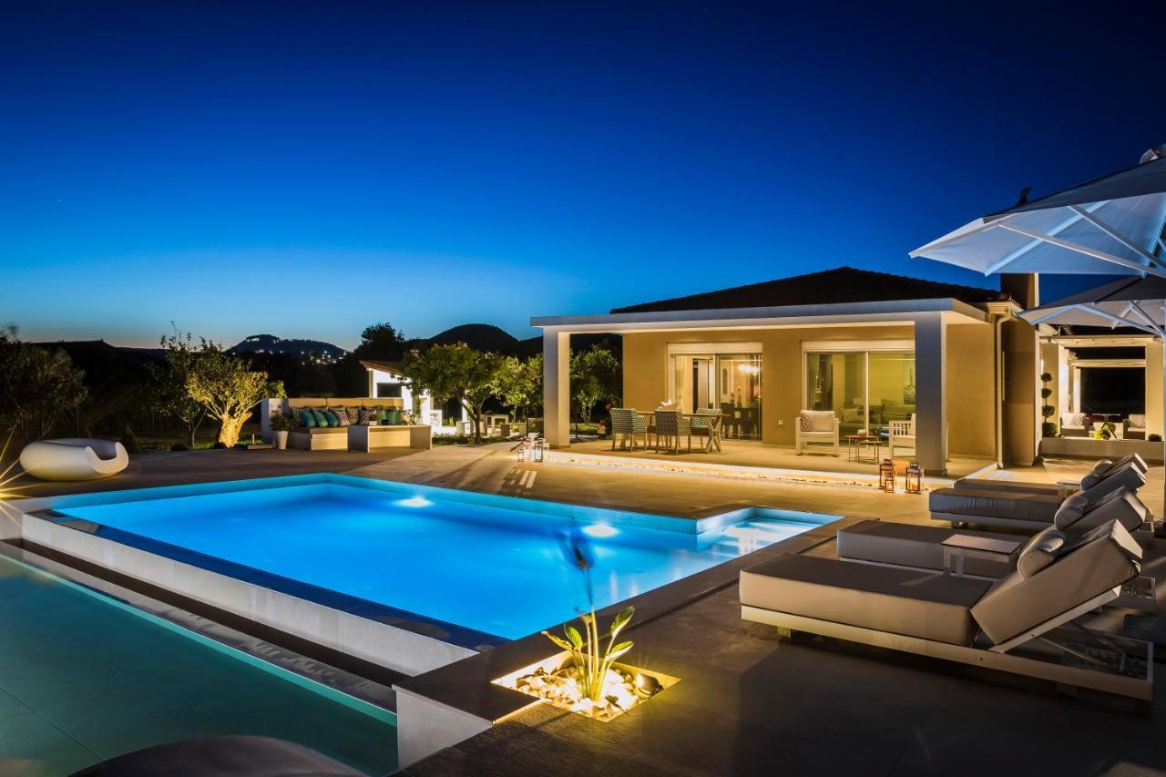 Villa Olea O' Luxury Living Pesadha
