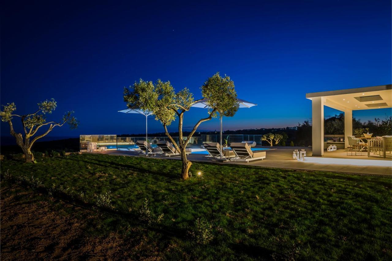 Villa Olea O' Luxury Living Pesadha