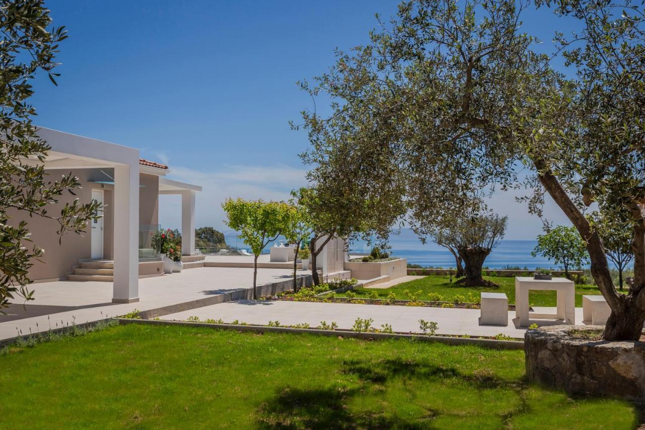 Villa Olea O' Luxury Living Pesadha