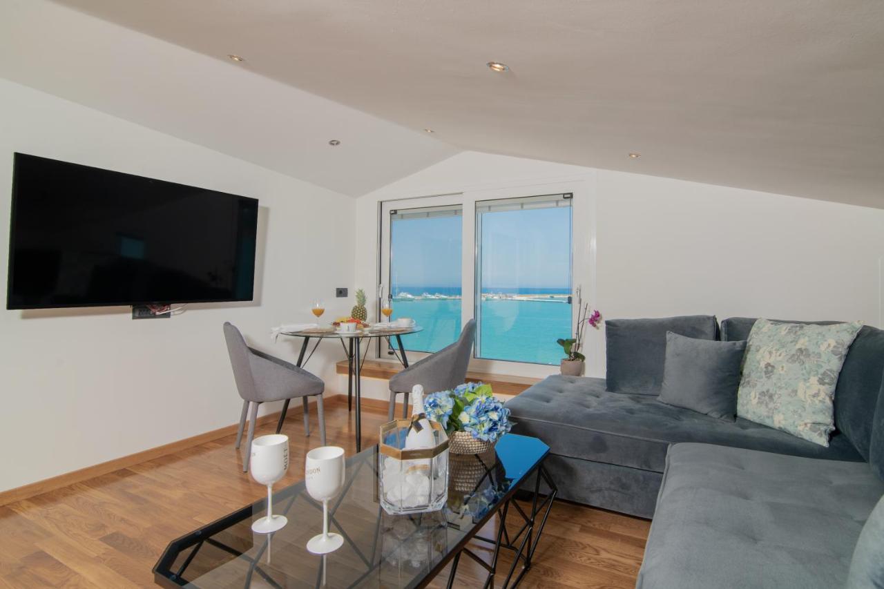 Minimal Loft With Sea View Over Harbor! *