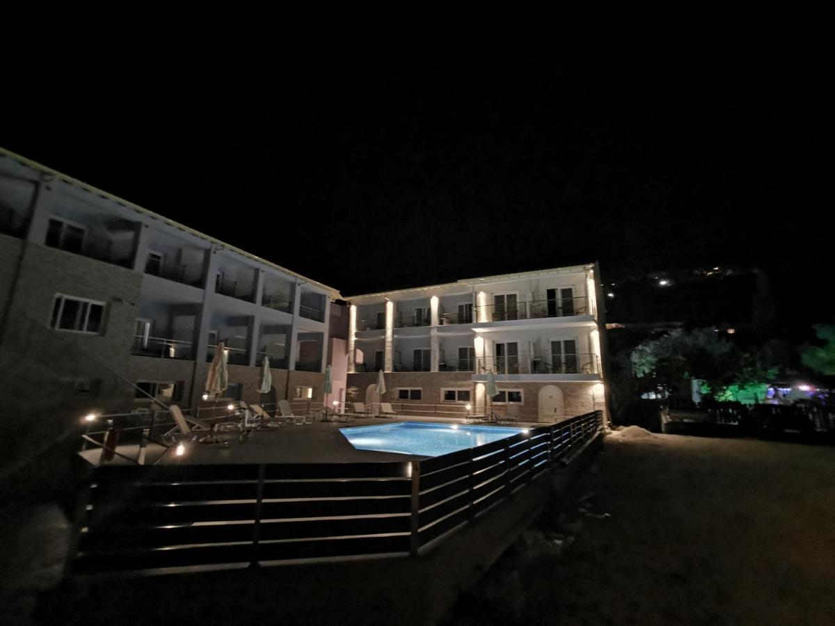 3 Island View 3*