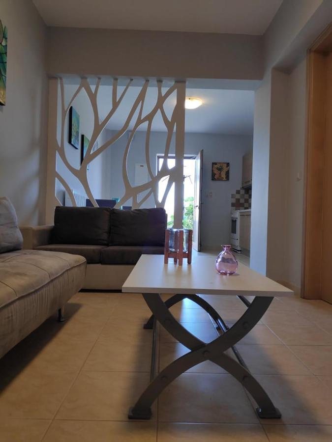 Xenia's Countryside Apartment