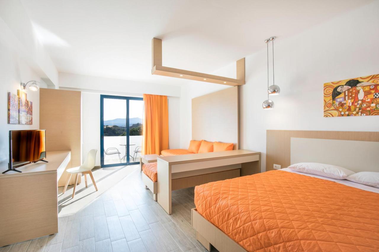 Ekaterini Aparthotel 3*