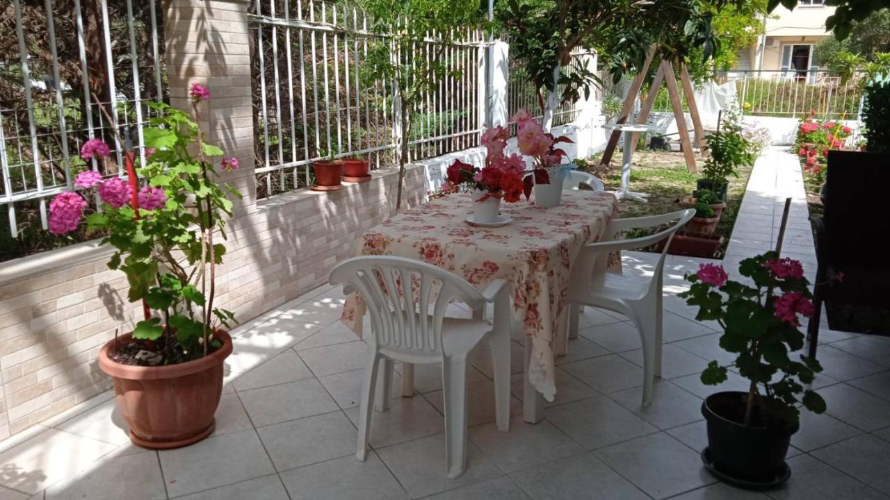Elenas Garden Apartment *