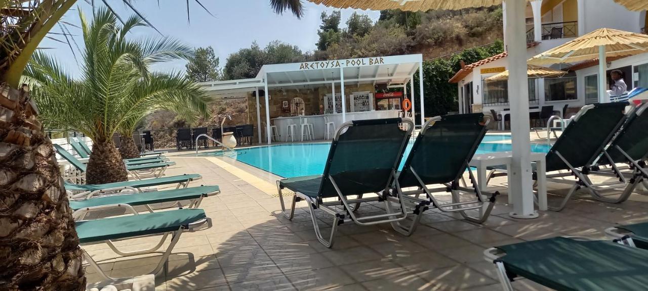 Aparthotel Aretousa