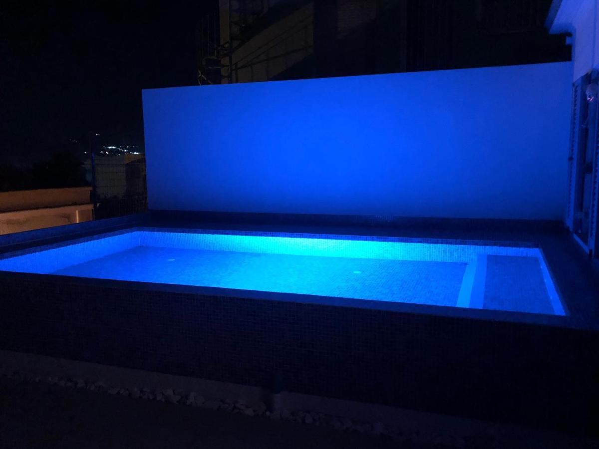 Metropolis House/villa With Garden & Pool-jacuzzi