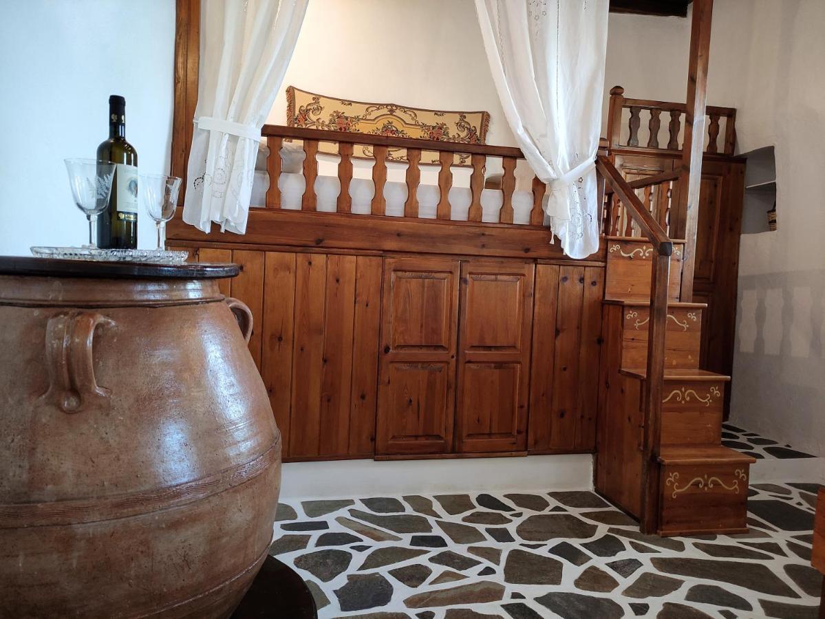 «astrofeggia» A Private Stone House Nature-seaview Mandraki (Nisyros)