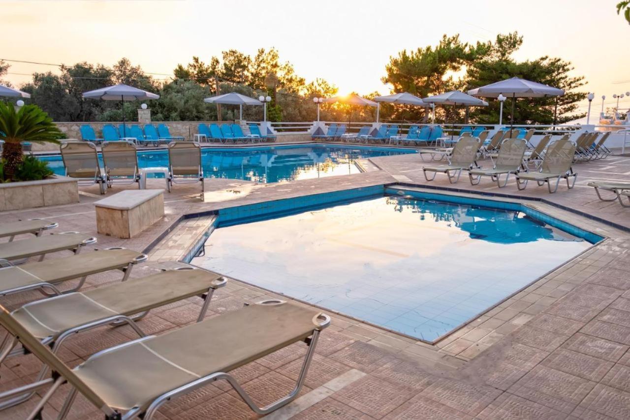 Adel Paradise Hotel 4*