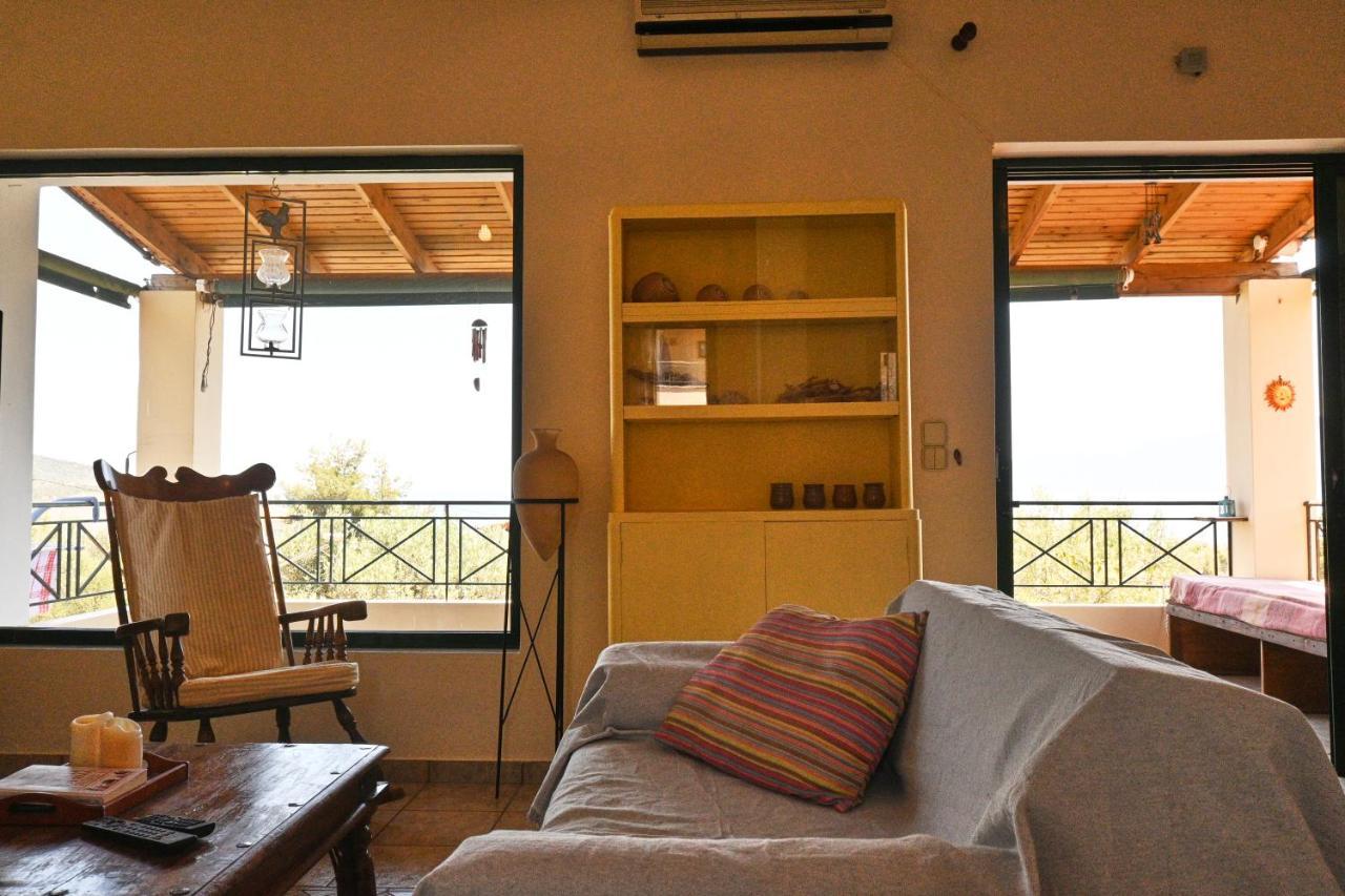 Pavlos' With View Holiday home Korfos