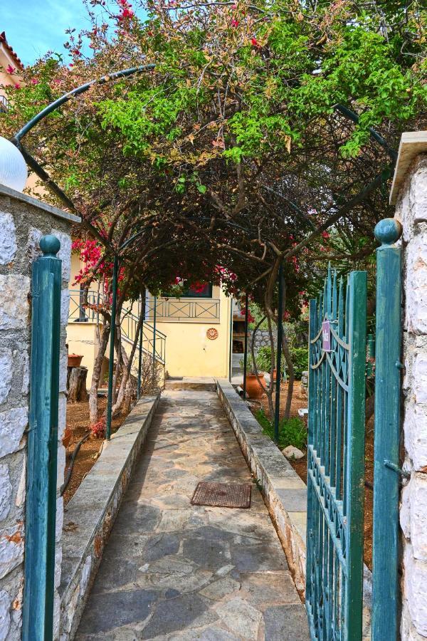 Pavlos' With View * Korfos