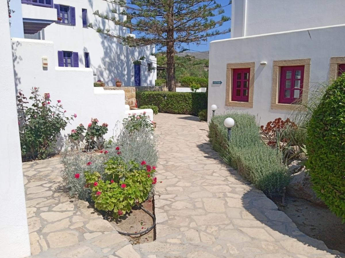 Nefeli Leros Aparthotel 3*