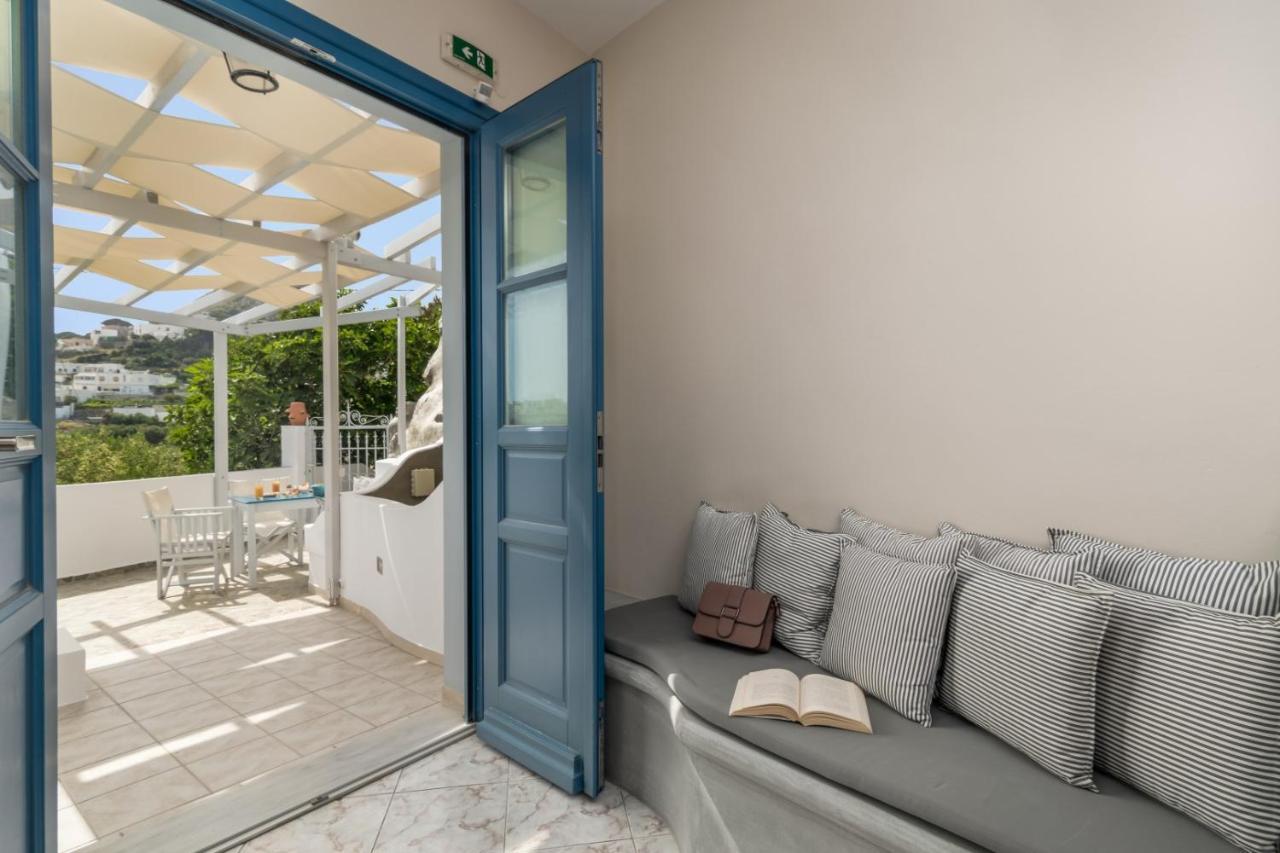 Vira Vivere Plaka (Milos)