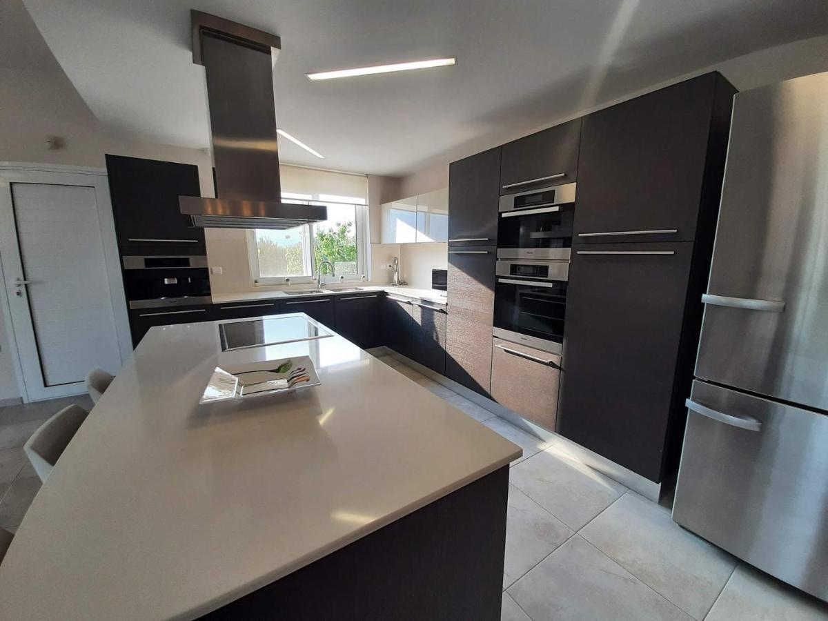 Luxury With Private Heated Pool Villa Loutraki (Corinthia)