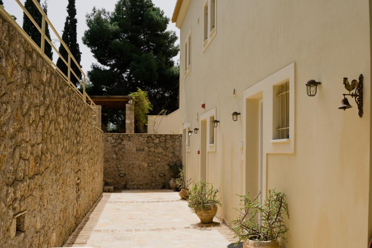 Pleiades Luxury Aparthotel 3*