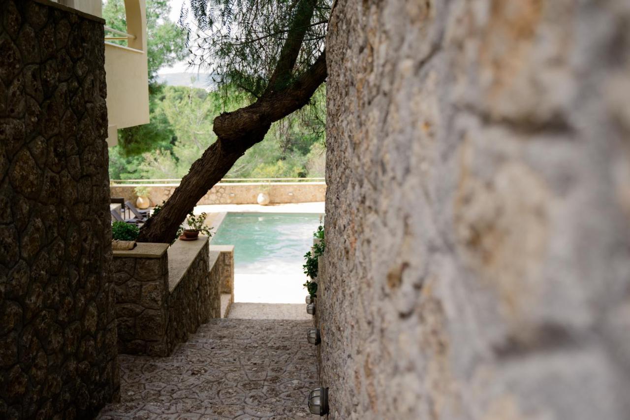 Pleiades Luxury Aparthotel 3*