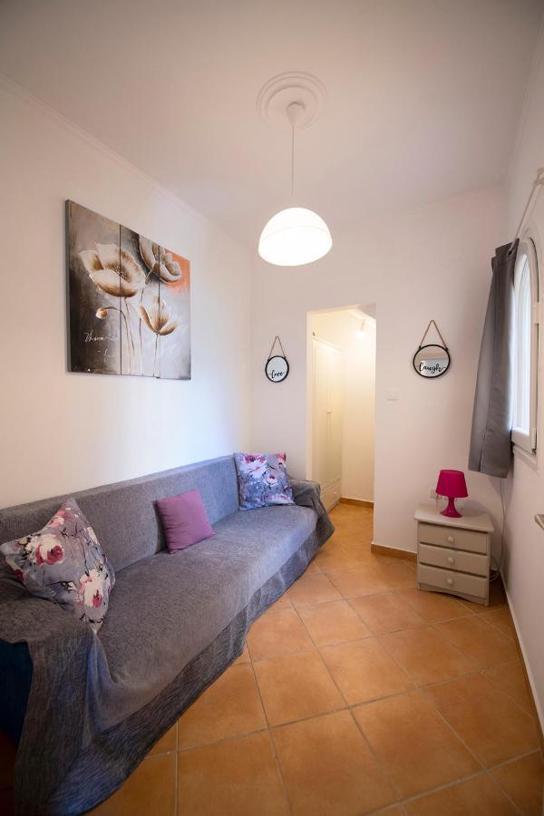 Calliope Paradise Balcony Apartment