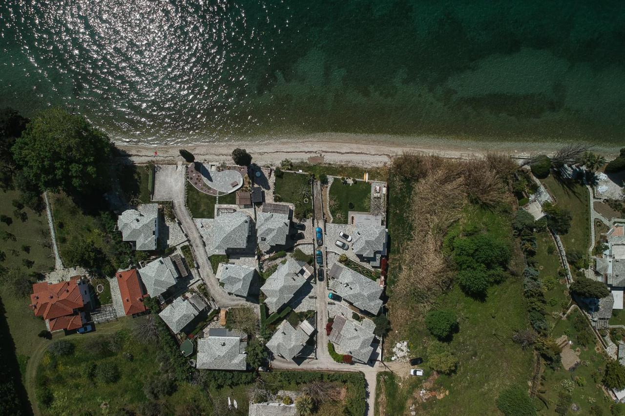 Iloi's In Peaceful Village W. Private Koropi