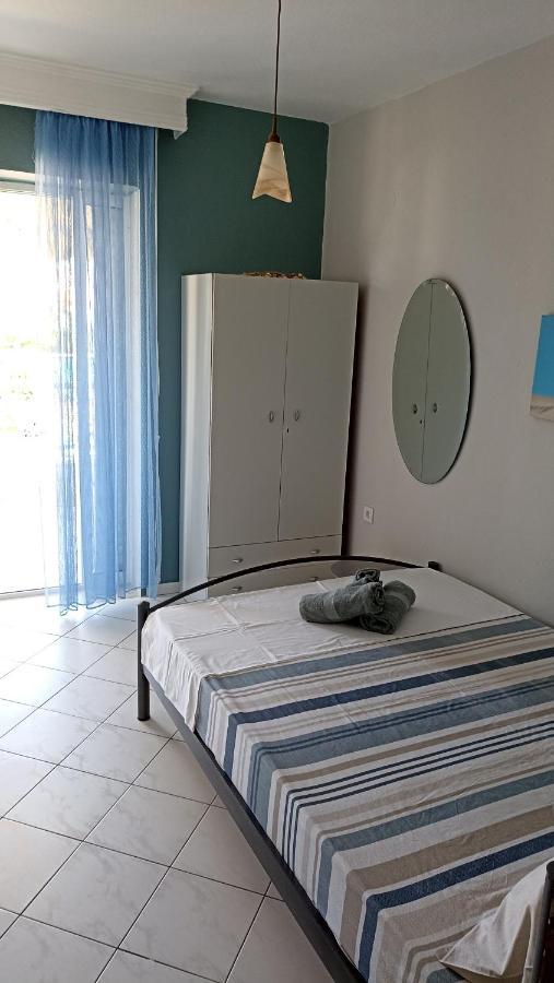 Vi Apartment Pefkochori