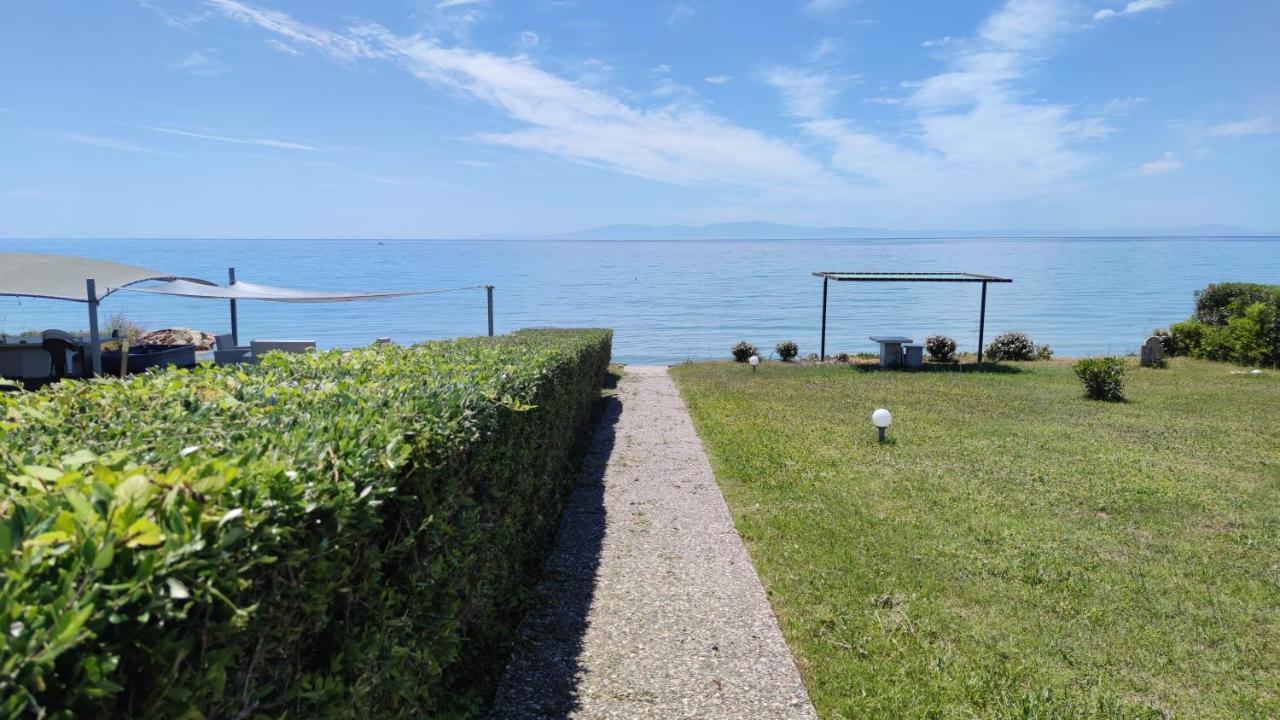 Mira Mare Beachfront Holiday home Nea Skioni