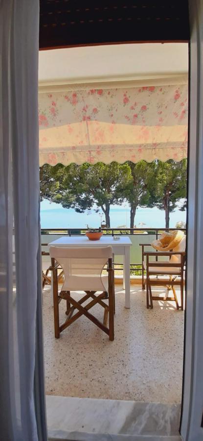 Melina Beachfront Apartment *