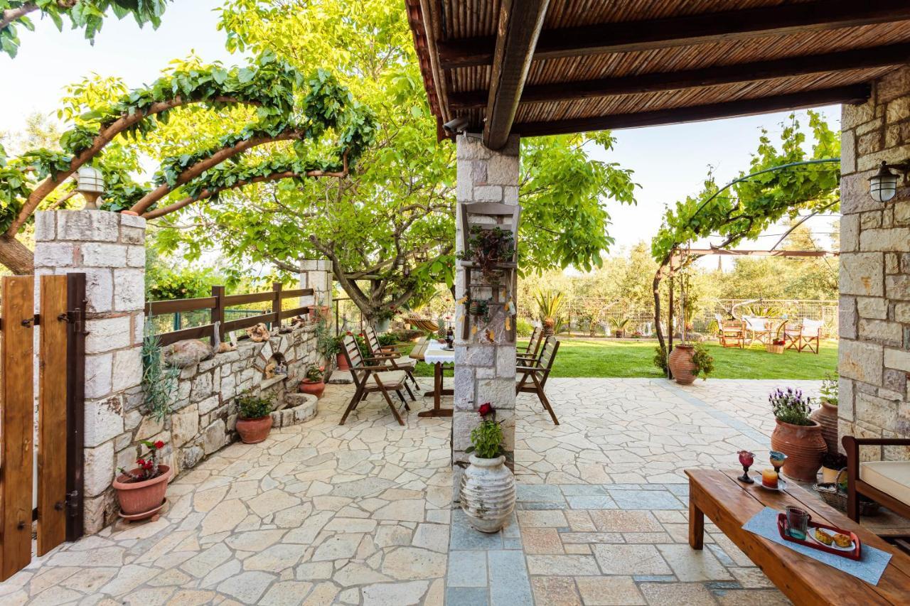 Olive Garden Stone House Near The Holiday home