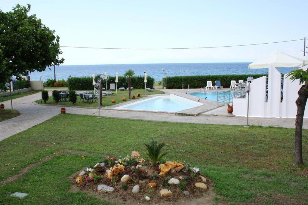 Skion Palace Hotel-bungalows & Boutique Nea Skioni