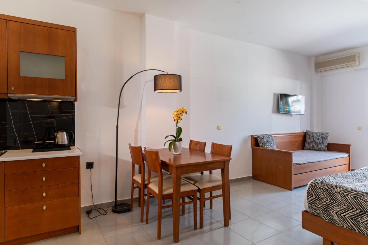 Delfina Boutique Paralia Kourna