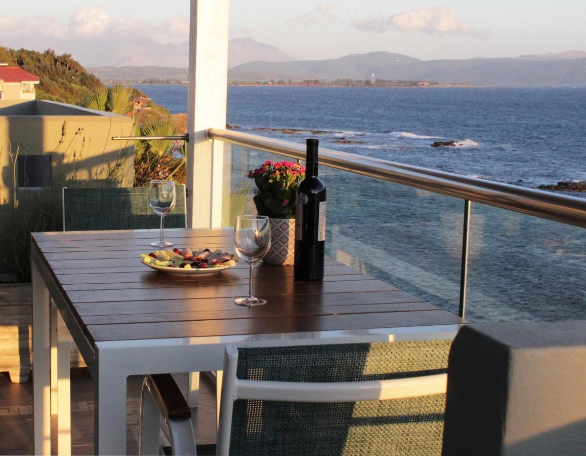 Apartment Ionian Blue