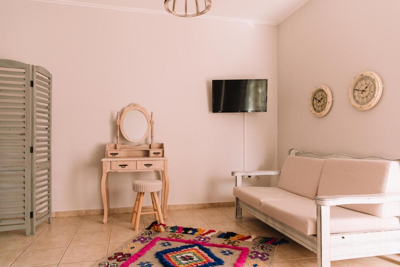 Ammos Boutique Chiliadou (Fokida)
