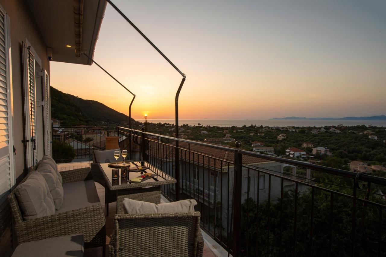 Dimitris - The House Experience Holiday home Frinion