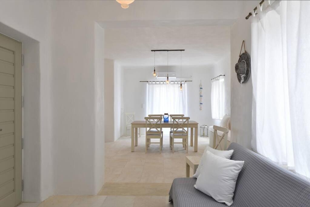 White House With Sea View Ambelas