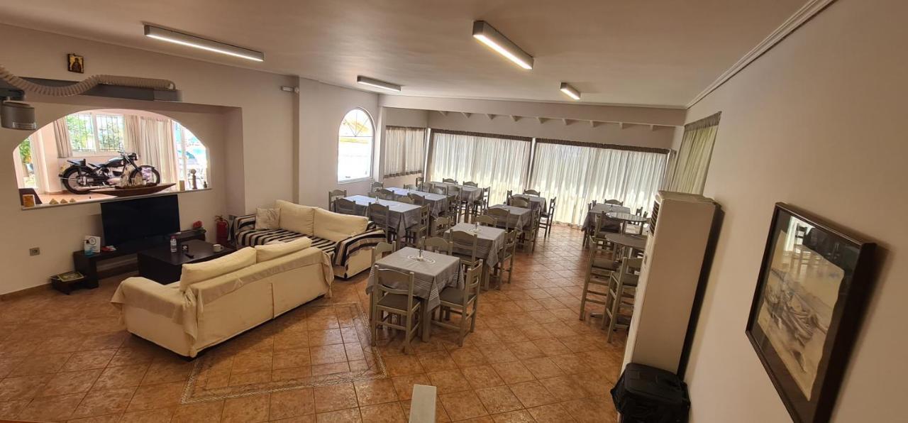 Aparthotel Aretousa 2*
