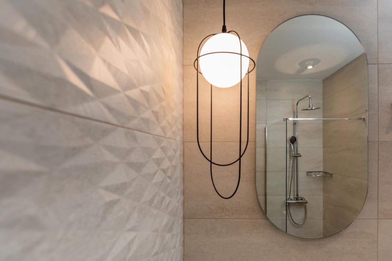 Anemelia Luxury *