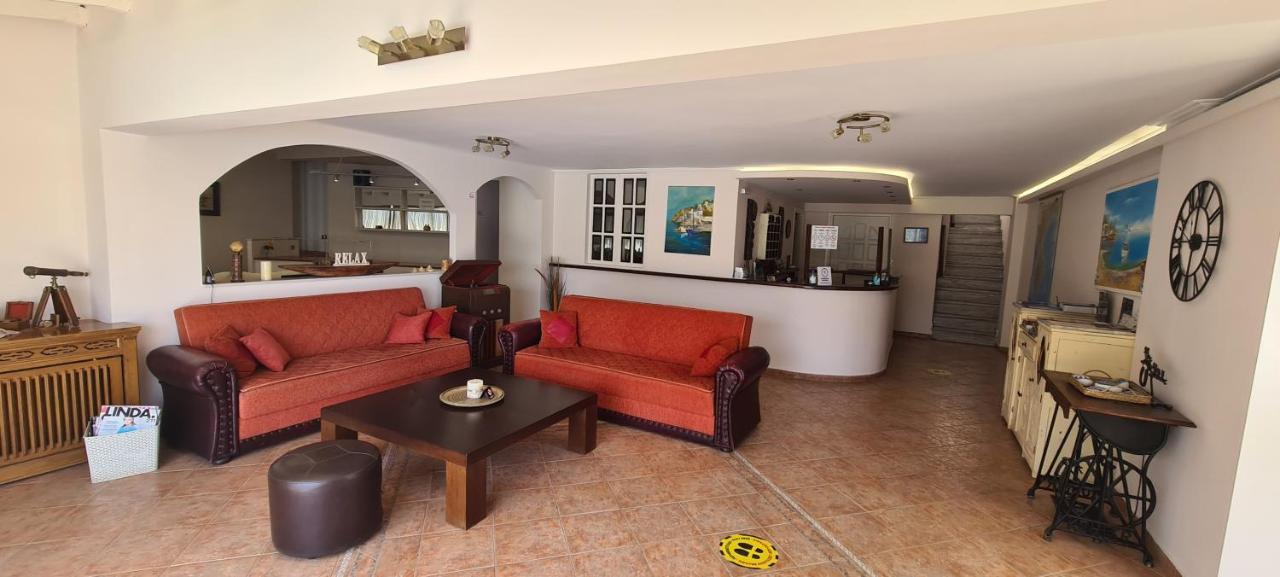 Aparthotel Aretousa