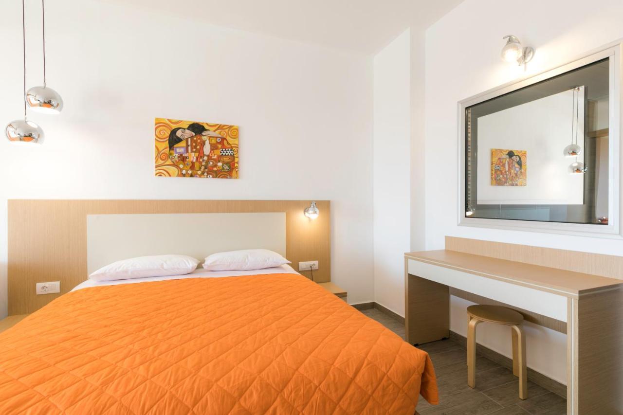 Ekaterini Aparthotel 3*