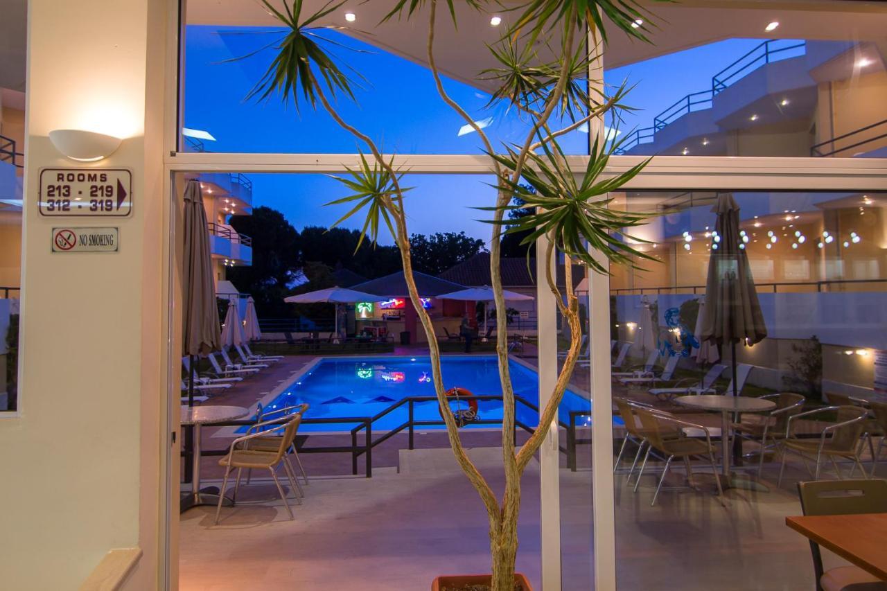 Aparthotel Adonis 3*