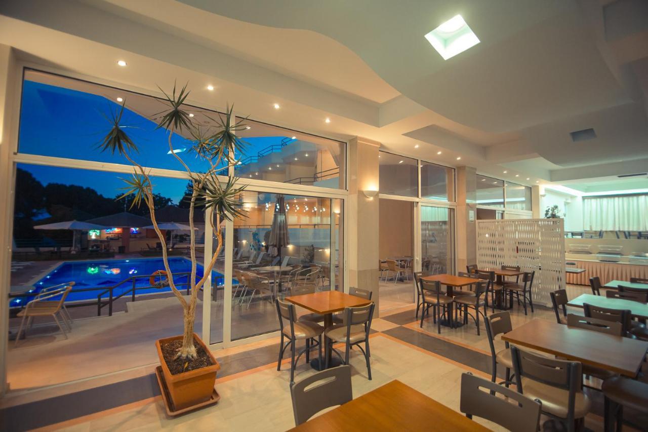 Aparthotel Adonis