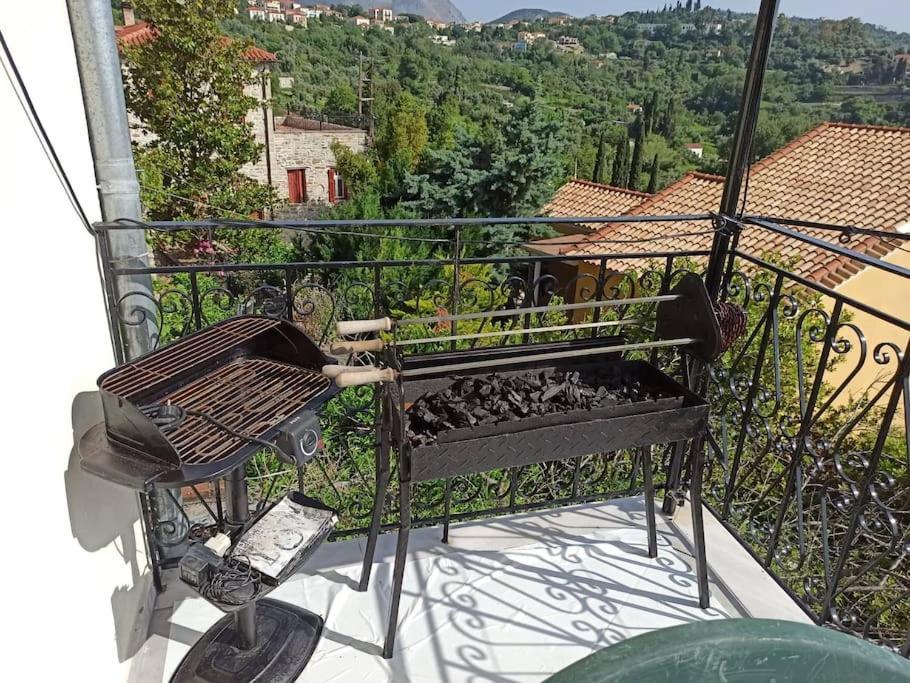 μπαλκόνι του αιγαίου Father's House In *