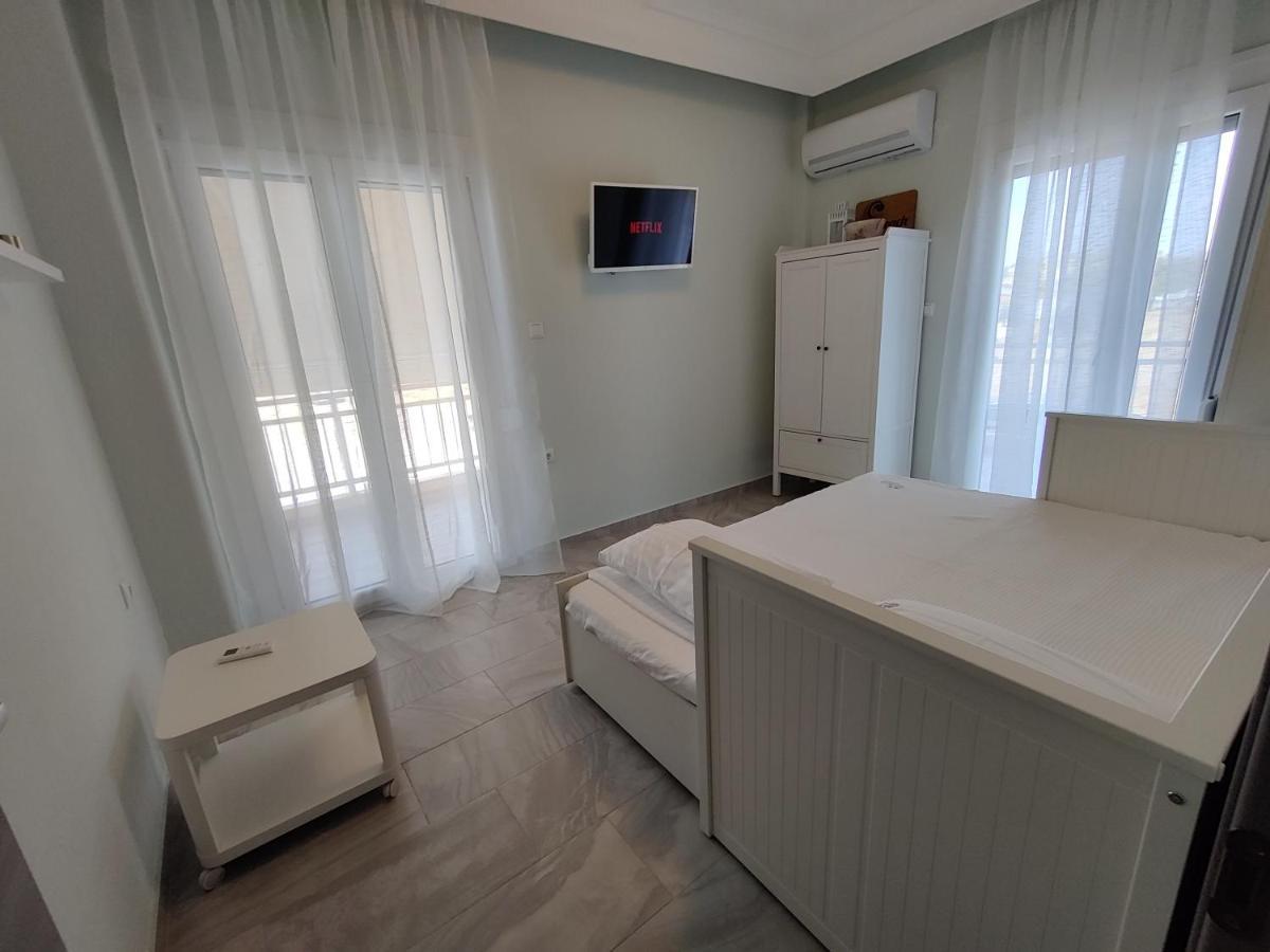 Eva * Nea Peramos (Macedonia)