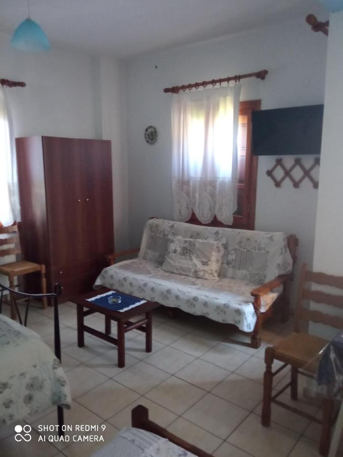 Maravelias Guest house *