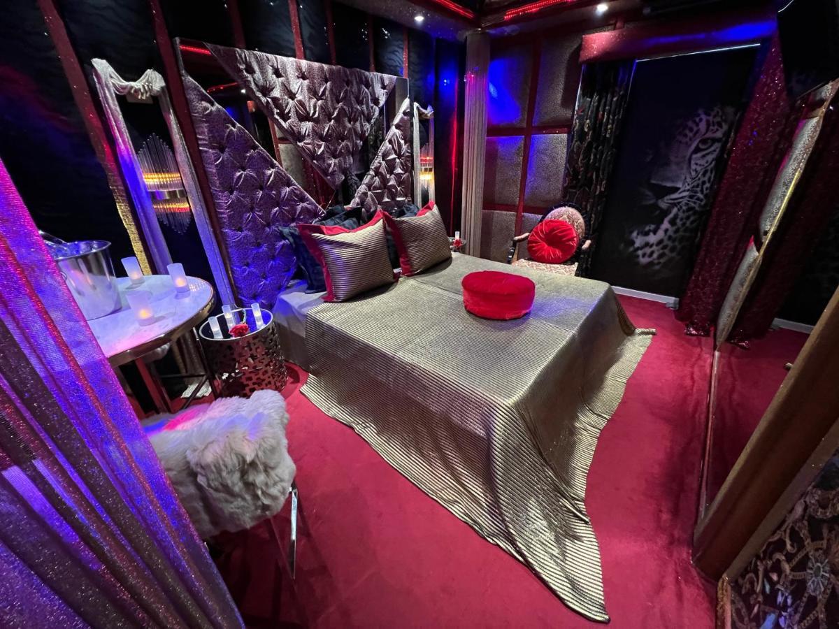 Priamos Erato Love hotel Athens